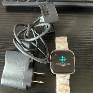 Rose Gold FitBit Versa 2